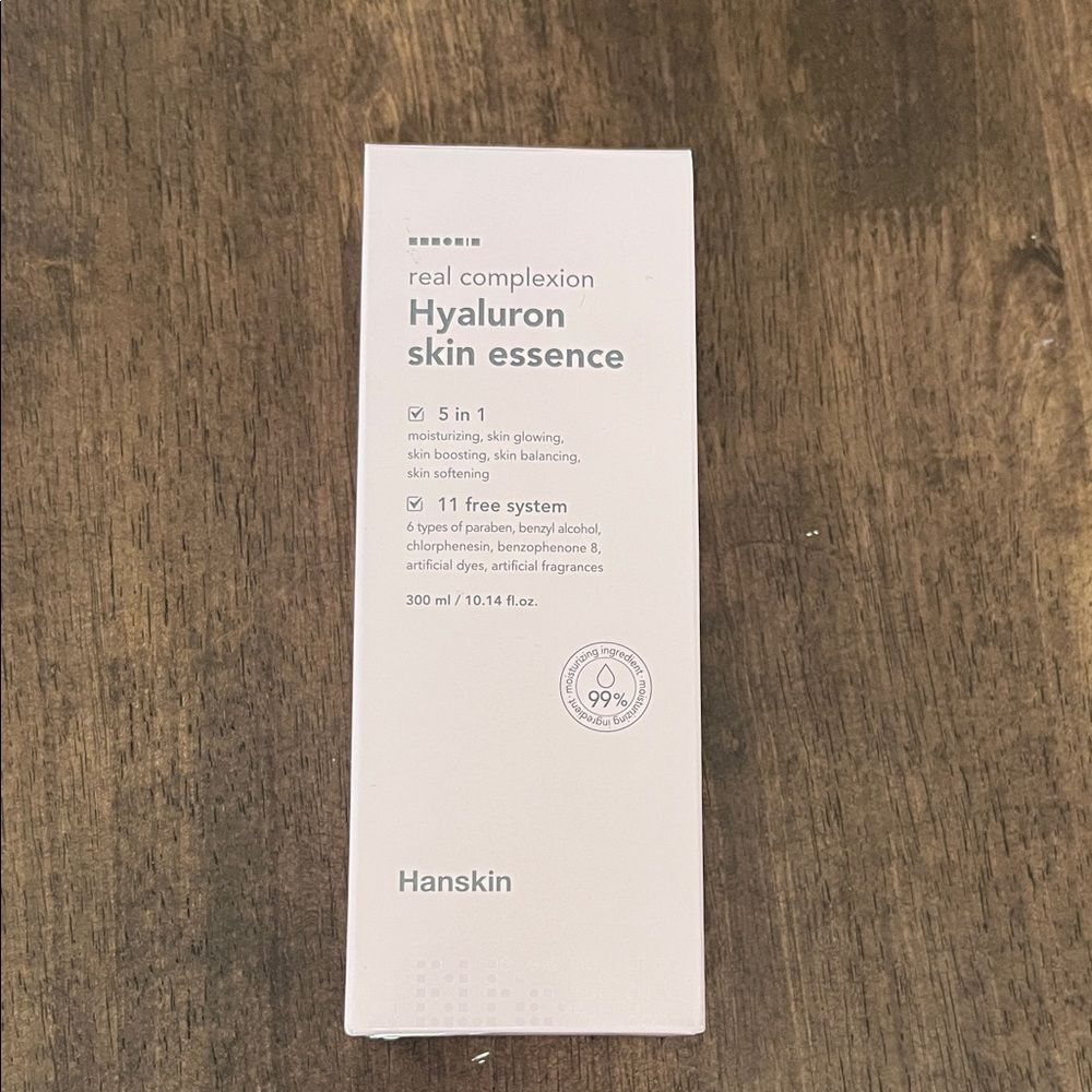 Hanskin Real Complexion Hyaluron Skin Essence - Cream